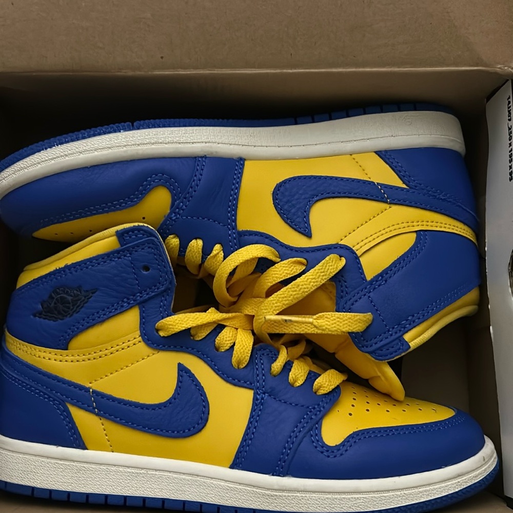 Jordan 1 Retro High OG - Varsity Maize/Game Royal 3Y (Boys) - only worn twice